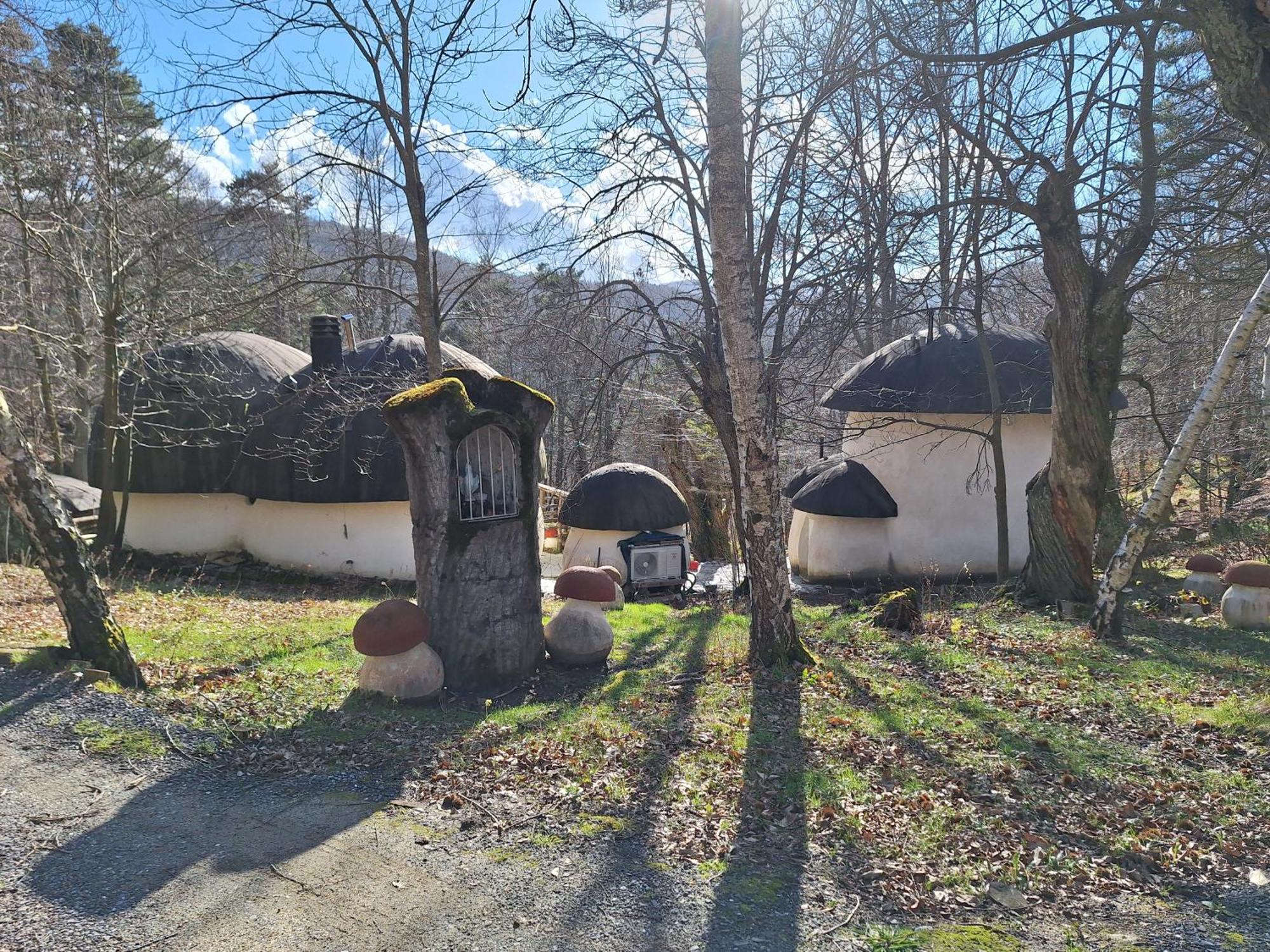 Il Villaggio Dei Puffi Bardineto Exterior photo